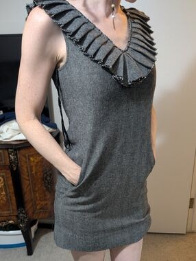 Sleeveless Grey Pleated V-Neck Sheath Dress